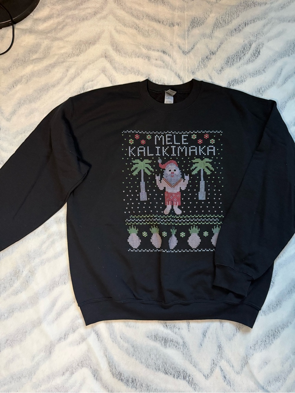 Black 'Mele Kalikimaka' Graphic Crewneck Sweater